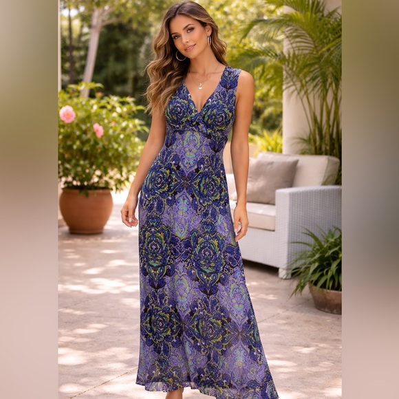 Philosophy Dresses & Skirts - Philosophy Long Sleeveless V-Neck Maxi Dress in Blue and Green Paisley M‎
